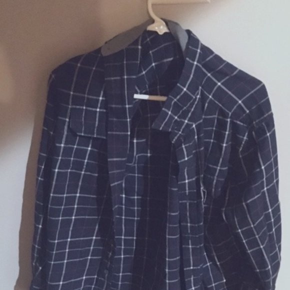 Button up plaid shirt medium size - Picture 1 of 1